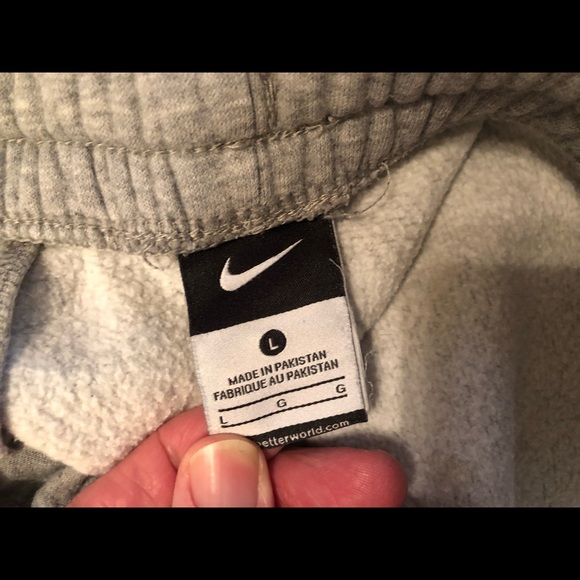 Nike light grey sweatpants - Picture 5 of 5